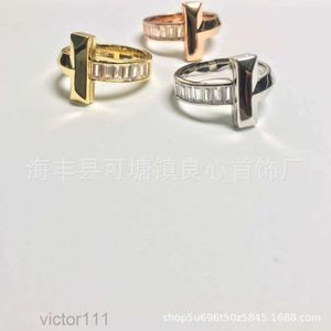 2024DESIGNER JEWELRY 925 STERLING SILVER DESILENR RINGE FOR LUXURY JEWELRY高品質ファッショントレンドカップルカップルギフトスタイルリングラブR 7B8B