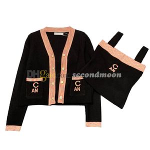 Canotte in maglia di misto lana Canotte da donna Cardigan con scollo a V Cappotto lavorato a maglia con bottoni in strass Gilet jacquard con lettera