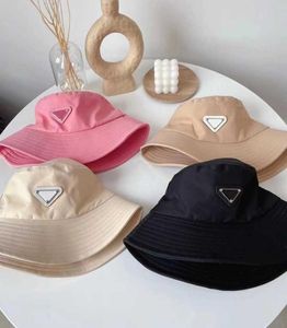 2022 bucket hat mens women fashion fitted sports beach dad fisherman hats ponytail Luxury hat5742778