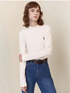 女性用TシャツプレッピーTシャツ女性冬の太いフリースティーホワイトトップベア刺繍シャツガール衣類Y2Kアニメ