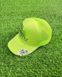 Floresan yeşil top kapakları Sıradan yazı erkekler ve kadınlar için kıvrımlı pis beyzbol şapkası moda mektupları şapka grafiti6262217