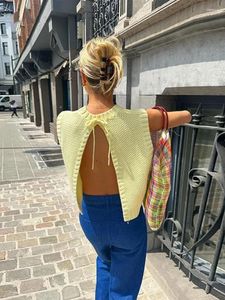 Kvinnors tröjor gul baksida snörning Kvinnor Casual o-hals ärmlös rygglös sticköverdrag 2024 mode söta gata skördetoppar