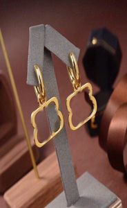 Золотые серьги-гвоздики Мужские дизайнерские серьги для женщин Ювелирные изделия Роскошные серебряные серьги B Шпильки с бриллиантами Обручи Буклы Bijoux De Luxe8608098