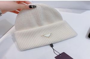 Moda örgü Beanies Kafatası Kapakları Kadınlar İçin Üçgen Stili Sonbahar Kış Sıcak Sporlu Beanie Şapka Kadın Kafataları Kız Kayak C6742713