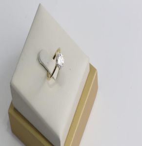 Niestandardowe 14 -krotnie żółte złoto 15 Karat 75 mm okrągły kolor GH Moissanite Lab Diamond Ring2491441