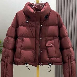 Jaqueta curta para mulheres no inverno 2023, nova versão coreana da moda, jaqueta de pão pequeno espessada, jaqueta popular de pato