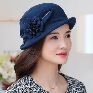 Vinterhatt för kvinnor 1920 -talet Gatsby Style Flower Warm Wool Hat Winter Cap Lady Party Hats Cloche Bonnet Femme Asymmetric Fedoras 231225