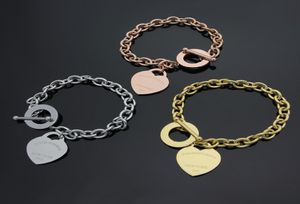 Fint juveligt berömt märke armband rostfritt stål 18k guldpläterad manschett armband för man kvinna unisex armband för par1983855