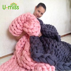 Blankets Umiss Fashion Thick Yarn Merino Wool Bulky Knitting Blanket Soft Autumn and Winter Warm Hand Chunky Knitted Sofa Blanket