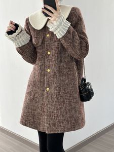 Qianjin Xiaoxiangfeng Coat Woment Winter End النقيض على النقيض من ألوان Doll Neck Top