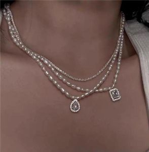 Kvinnlig bankett French Super Fairy Natural Pearl Pendant Halsband Temperament Simple Light Luxury Clavicle Chain Halsband2720203