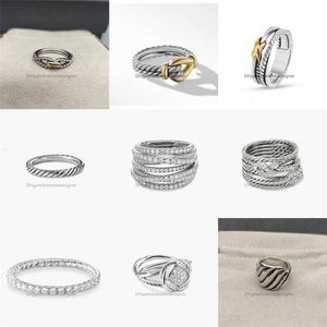 Designer x anéis de jóias para mulheres trançadas Luxo para designer de anel Jóias de moda Hollow Out Cross Classic Copper Ring Wire Engagement Anniversary Gift 8H2X