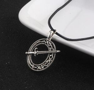 Dark Souls 3 Moon Blade Halsband Punk Retro Sword Pendant Hollow Leather Cord Choker Chain Cosplay Jewelry Accessories Halsband5278388