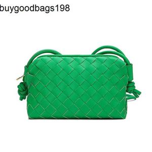 Loops Bag Bottegaaveneta Väskor 2024 Springsummer New Woven Camera Womens Crossbody Small Square Mervatile Soft Leather FRJ 0IXD