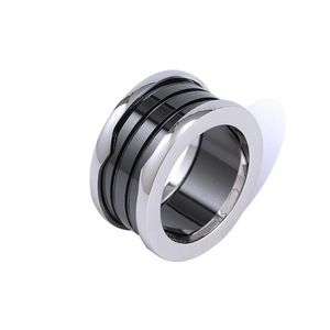 Fashion Titanium Steel Love Ring Silver Rose Gold Lovers White Black Ceramic Par Gift Color Bridal Set Classic Spring Ring284a