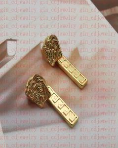 Fashion Designer Earrings V Letter Banshee Head 18K Gold Plated Womens VE22 Charm1444665