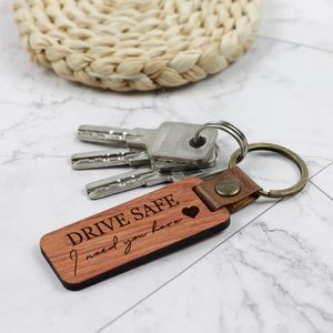 Snabb frakt Rosewood Keychain Anpassad tom trä snidad nyckelring