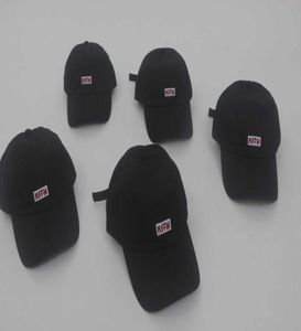 Kith behandlar Tokyo Hat män kvinnor alfabet broderad baseball mössa takar hatt case cap classic tunga hatt q07037238047