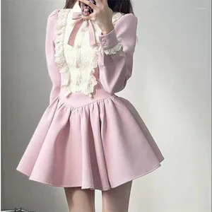 Casual Dresses French Retro Fashion Princess Dress 2024 Spring Sweet Girl Lace Ruffles Bow mini kjol svart rosa långärmad en linje