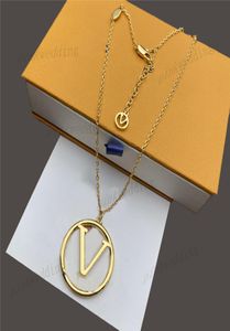 Big Round Pendant Necklace Hollow Letter Neckwear Fashion Chic Gold Plated Jewelry Simple Casual Neckor1318366