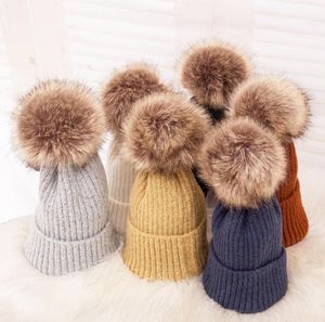 Frauen Winter Motorhaube Weiche Dicke Fleece Gefüttert Dual Layer Gestrickte Beanie mit Kunstpelz Pom Pom Hüte Mode Wild Outdoor warme Caps7461206