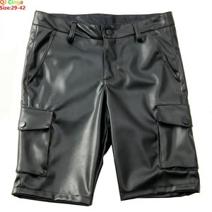 Verão seção fina preto estiramento couro shorts estilo de trabalho masculino vermelho branco azul calças pu masculino fivepoint 2940 42 231225