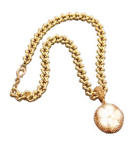 Guaiguai Jewelry Natural White Sea Shell Carved Flower Pendant Gold 도금 체인 목걸이 여성용 수제 2908098