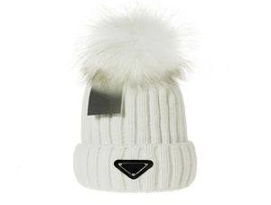 Beanie Moda Kadın Bayanlar Sıcak Büyük Sahte Kürk Pom Poms Bobble Örme Kayak Kapağı Siyah Mavi Beyaz Pink9680165