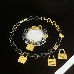 Designer Vercaces Versages Bracelet Jewelry Personalized Fashion Black Gold Color Blocked Metal Chain Heavy Industry Necklace for Men and Women Unique Lock Head