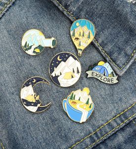 Sky Mountain Shape Alloy Brooches Coffee Moon Explore Camping Model Pins Balloon Circle Ryggsäck Hat Badge Jewelry Whole Acces1889865