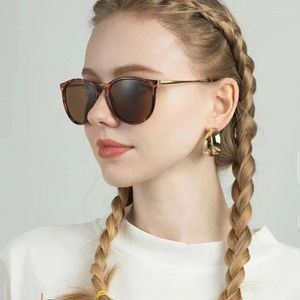 Solglasögon för kvinnor Högupplösta trendiga UV-resistenta fashionabla sunnier män metall retro konstnärlig padda glasögon