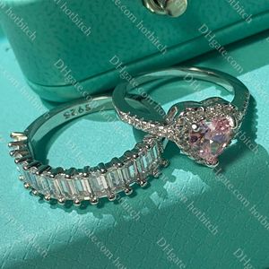 Anello di diamanti da donna Set di gioielli Anello di lusso in nastro 925 Anello di fidanzamento da donna di design Anello di fidanzamento da donna di alta qualità Regalo di San Valentino con scatola