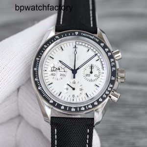 Omegawatch Mens Quality 50th Questo cronografo per l'alto anniversario rende omaggio alla missione 13 e presenta la versione più alta di un movimento di fascia alta a carica manuale