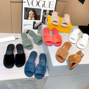 فينديج Slippers فرو الرغيف الفرنسي نابا جلود شرائح و دفع الصوف النعال المصممة الصيفية نساء المنك شريحة فروي بغل غنم من مسجل مطاط أزياء عالية الجودة