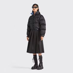 2024 designer recortado jaqueta para mulheres leve puffer inverno moda magro estilo espartilho casacos