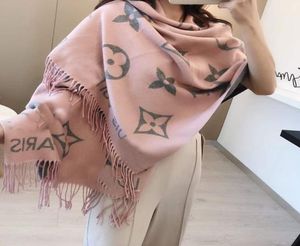 Designer Scarves Luxury V Scarf Cashmere Thick Shawl Women Long Winter Wram Pashmina Wraps Hijab Tassel Bufanda Foulard7838936