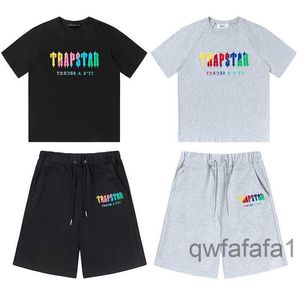 Mens Tshirts Trapstar Tracksuits t Shirt Designer Embroidery Letter Set Womens Crew Neck Trap Star Sweatshirt Suits Rainbow Color Summer Sports Fashion GFSX