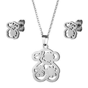 Collana con orso in acciaio inossidabile Orecchini carini Piccolo set Orecchini con catena a forma di maglione con fiori lucidi europei e americani femminili2797