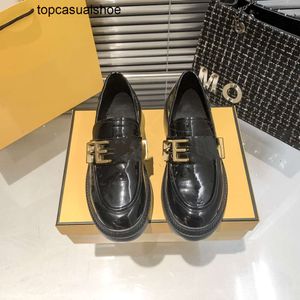 Fendyity Womens 2023 Bahar Somunlar Çift F Mektup Elbise Ayakkabı Klasik Kadın Bayanlar Deri Loafer Siyah Kahverengi Gri Moccasin Mules Platform Kauçuk Sole Soath Shoe