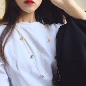 Senior vintage style color P home sweater chain PO gem color necklace light luxury simple women's necklace Niche design Free and random