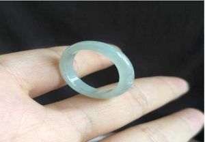 Hela högkvalitativa naturliga Burma Jade Ice Ring -smycken Lucky Exorcise Evil Spirits Auspicious Amulet Jade Ring Fine Jewelry Y03530412