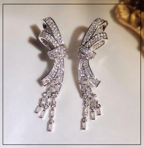 Luxury Shining Crystal Sweet Bowknot Designer Stud örhängen Lång Tassel Dingle Pendant Cz Diamond Earring Ear Rings Party Wedding Present