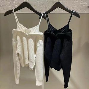 女性用セーター秋と冬の休暇2ピースセクシーなVネックオフショルダーストラップニットシャツ高品質のスリムフィット
