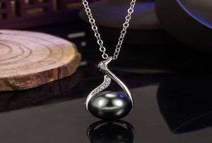 Collana con ciondolo con perla nera naturale imitazione Tahiti e collana con zirconi intarsiati con diamanti femminili5818713