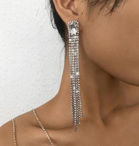 Liebe Luxus baumelt Kronleuchter schwarze Diamant-Halskette Modedesigner klassischen Stil Nieten Alphabet Quaste Anhänger Weihnachtsgeschenk8469384
