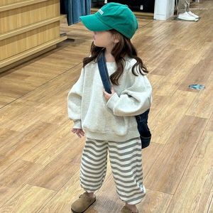 Conjuntos de roupas Coreano Terno de Inverno para Meninas Meninos Cinza Pelúcia Impresso Suéter Listrado Calças Outono Duas Peças Conjunto Top e Bottom Roupas