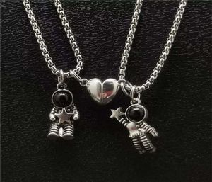 Chaînes Mode Creative Tendance Personnalité Design Astronaute Collier Magnétique Paire D'aimant Couple Romantique Clavicule Chaîne Cadeau1428022