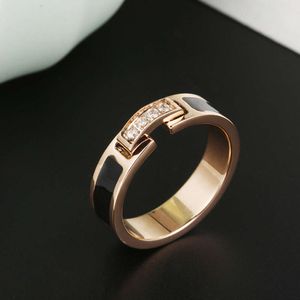 Banda designer de anéis de marca mulheres banhado a ouro cristal falso couro aço inoxidável amor jóias de casamento suprimentos fino escultura anel de dedo