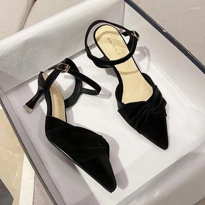 Sandalen Sexy Mode Frauen Spitz Feste High Heels Schnalle Riemen Flach Zapatos Dame Elegante Kleid Party Sommer Schuhe