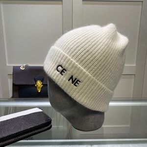 Beanie/Kafatası Kapakları Tasarımcı Beanie Kış Sıcak Örme Beanies Kalın Erkek Kadınlar Kulak Koruma Rüzgar Geçirmez Soğuk Kapak Kırmıkma KAPA 6 Renkler Mevcut2023